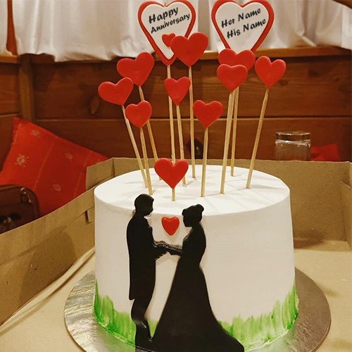 Romantic Anniversary Cake With Name