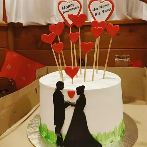 Romantic Anniversary Cake With Name